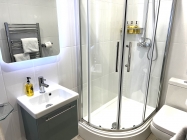 Room 10 - Ensuite shower