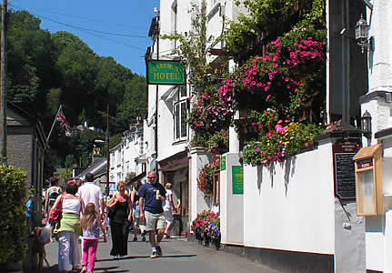 Stroll down to the harbour and coastal path, just a 5 minute walk